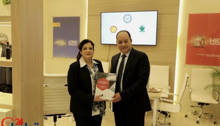 داليا الجبري، رئيس مجلس إدارة شركات شل في مصرو الدكتور مهندس مجدي جلال الرئيس التنفيذي للشركة القابضة للغازات ايجاس.