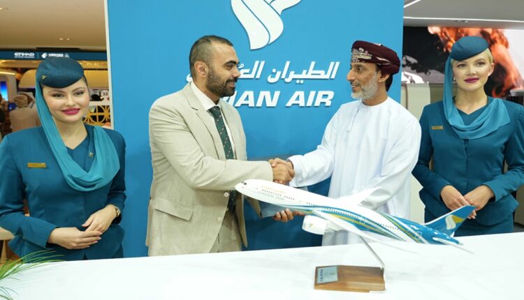 الطيران العماني يوقع اتفاقية شراكة مع نساس لتعزيز تواجدها بمصر