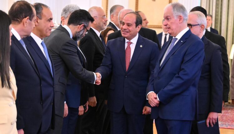 مصر واليونان توقعان إعلان شراكة استراتيجية لتعزيز التعاون في مجالات مختلفة