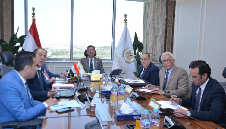 التموين تبحث تطوير صناعة السكر لتحقيق الاكتفاء الذاتي