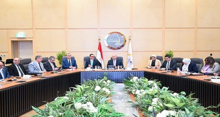 وزير الصناعة