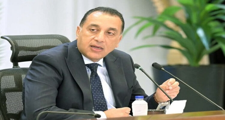 مدبولى يتفقد المشروعات التنموية والخدمية بالعلمين الجديدة ورأس الحكمة والضبعة