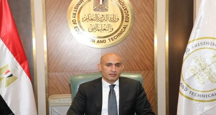 وزير التربية والتعليم يلتقى اليوم أوائل الثانوية العامة لتكريمهم بمقر الوزارة بالعاصمة الإدارية