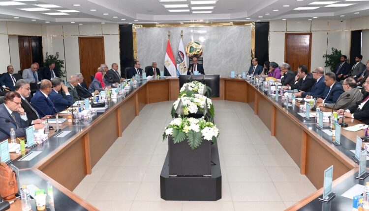 القابضة للغزل تستهدف إيرادات تتجاوز 19 مليار جنيه