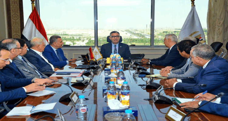 وزير التموين يؤكد أهمية المستودعات الاستراتيجية في تأمين الاحتياجات وتخزين السلع