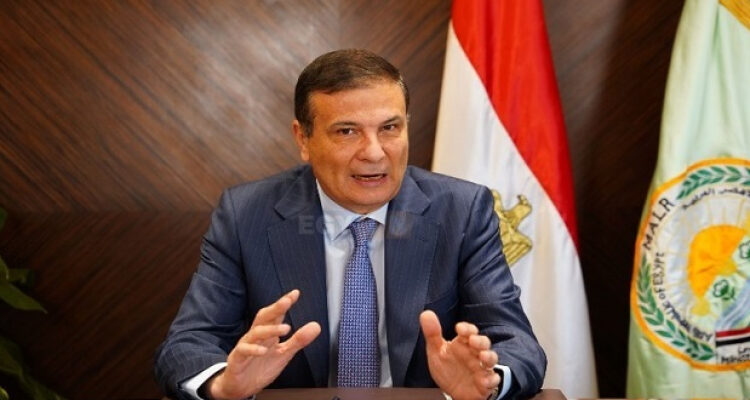 وزير الزراعة يؤكد أهمية دور البحث العلمى التطبيقى فى تحقيق التنمية الزراعية المستدامة