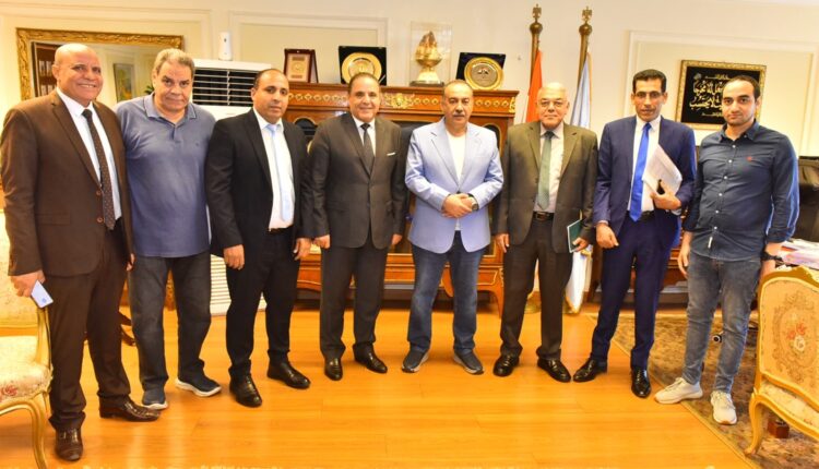 اللواء هشام أبو النصر يبحث مع الأبجيجي فرص الاستثمار وتطوير المشروعات الزراعية بأسيوط